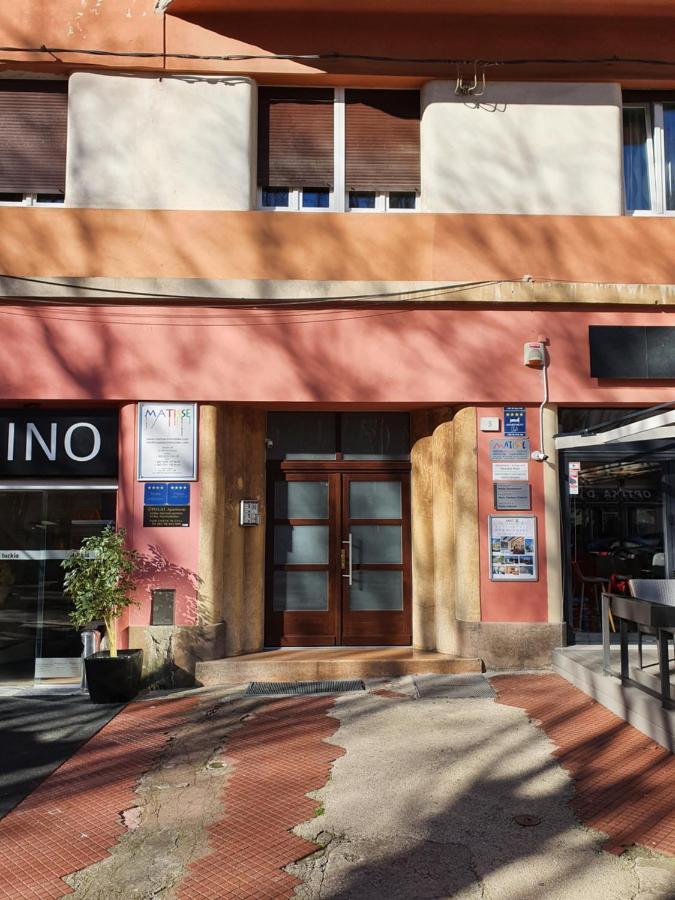 Polai Boutique Apartments With Free Parking Экстерьер фото