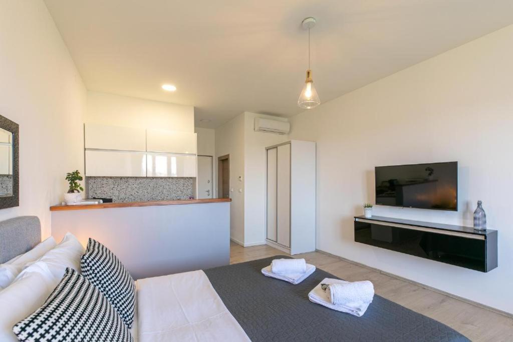 Polai Boutique Apartments With Free Parking Экстерьер фото