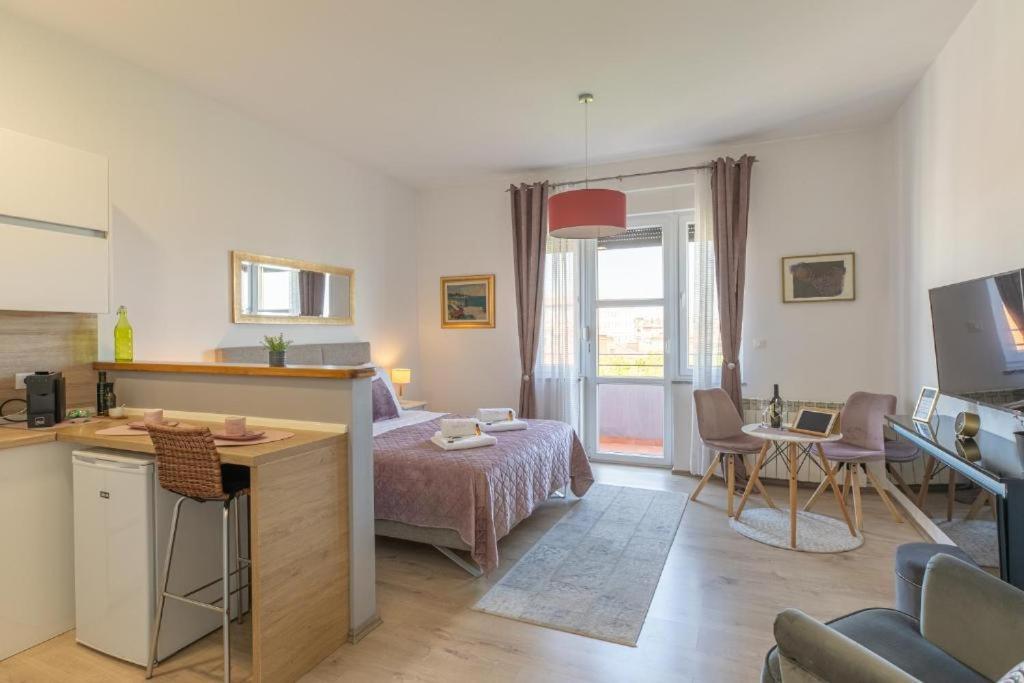 Polai Boutique Apartments With Free Parking Экстерьер фото