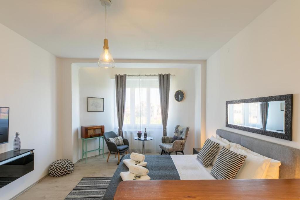 Polai Boutique Apartments With Free Parking Экстерьер фото